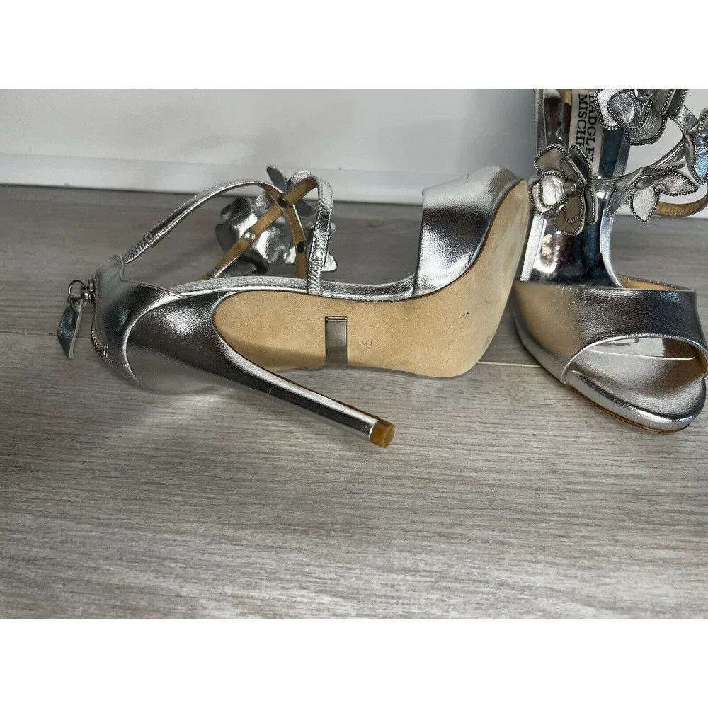 Badgley Mischka Women’s 4.5 inch 3D flower Stilettos Pumps Silver Size 5M - Picture 6 of 7
